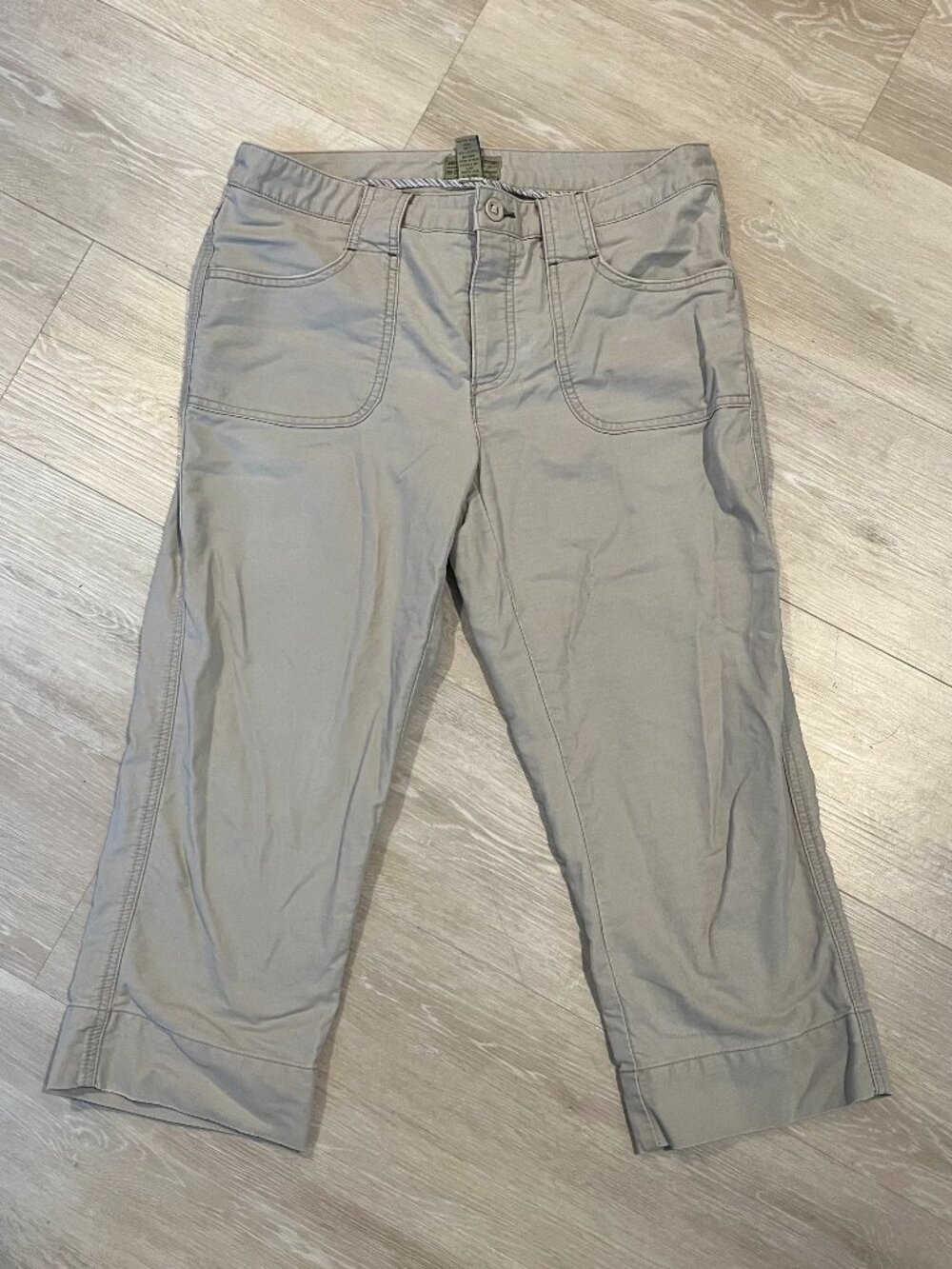 American Eagle Outfitters women's size 8 cotton capris